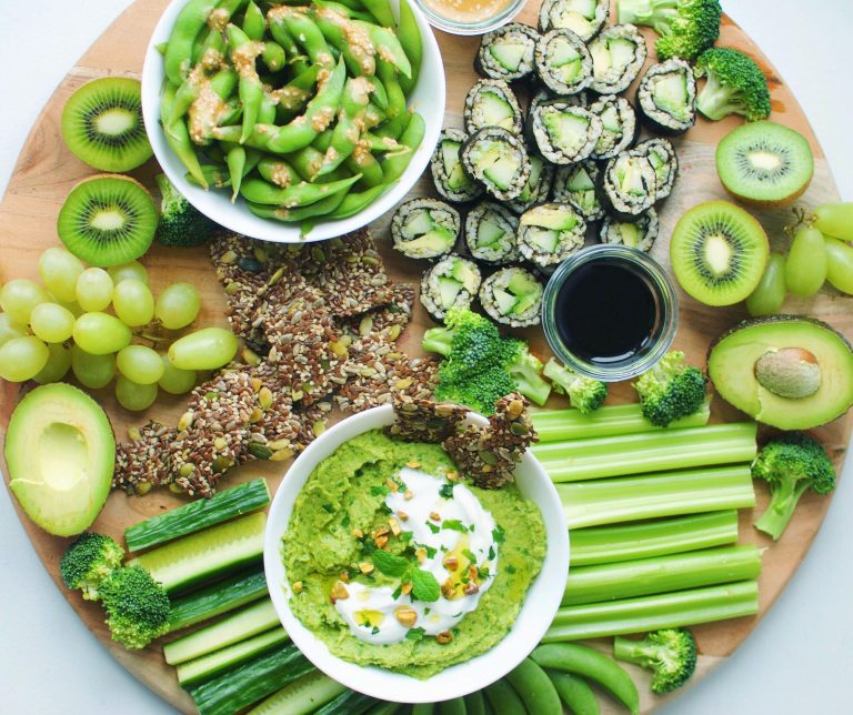 Green-Snacks-for-Color-Party