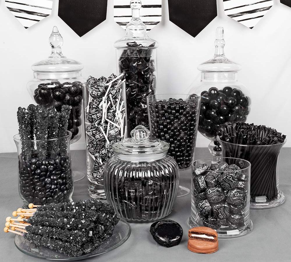 black snacks for party15 e1697697197886