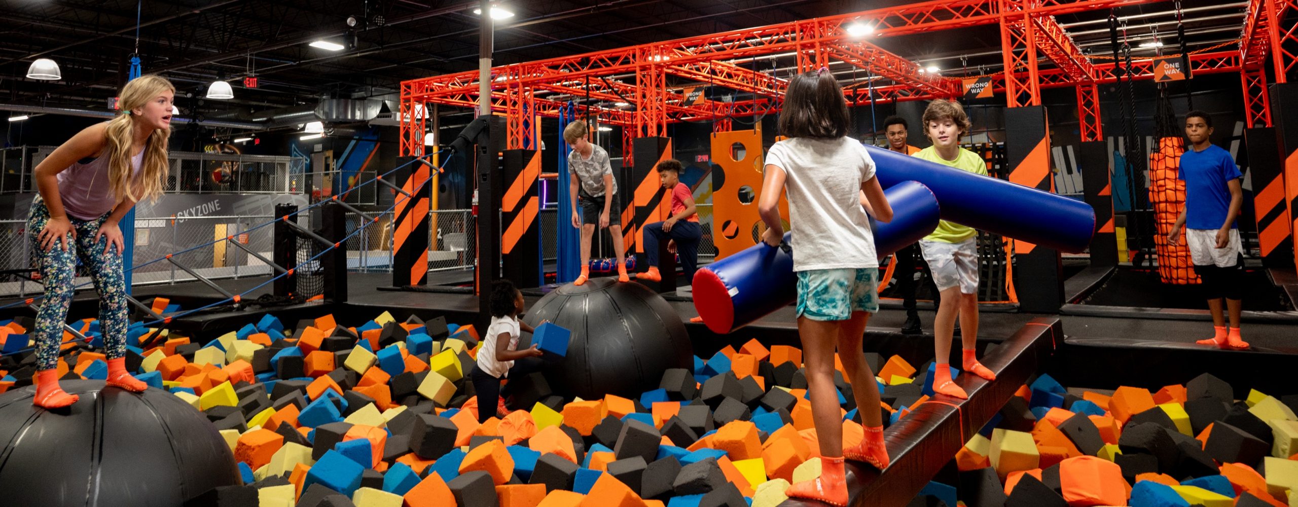 sky zone birthday party5 scaled