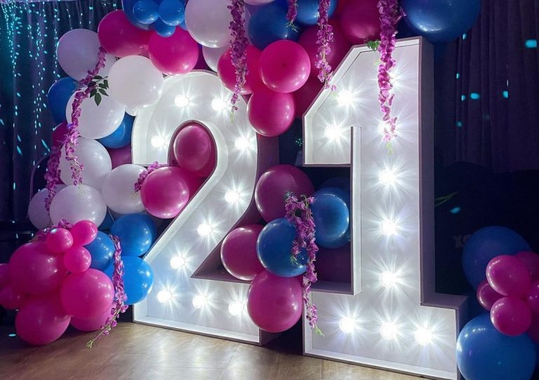 21 birthday party themes