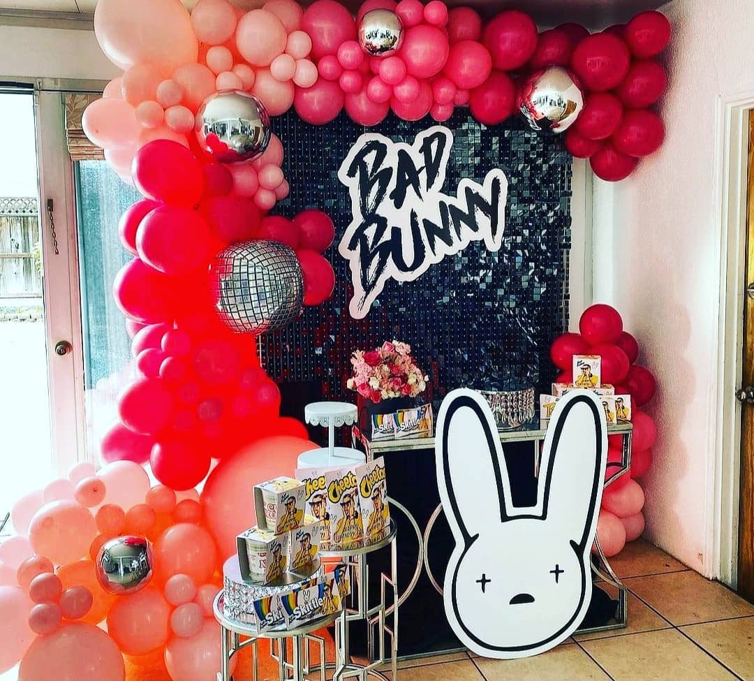 bad-bunny-party-decorations